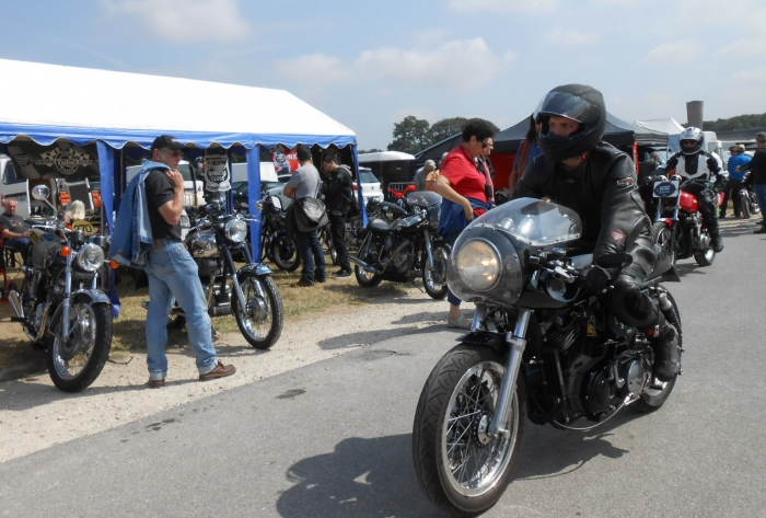Cafe racer Montlhery Paris France motorcycle tour -